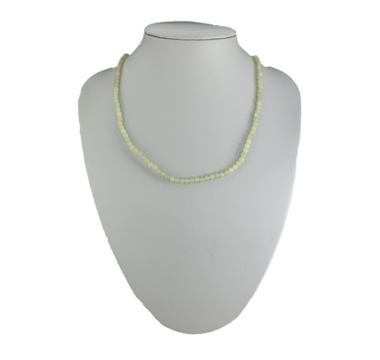 "Enrich your life with our luxurious Jade necklace - more harmony and balance in your daily life!"